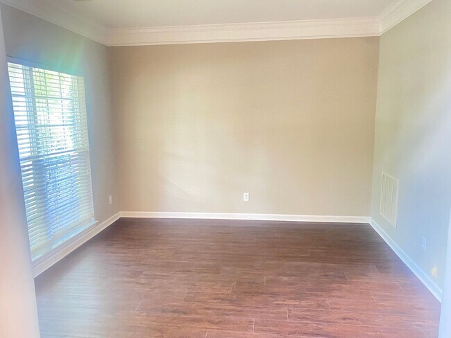 Building Photo - Immaculate Northstone Home Located on the 12th Hole