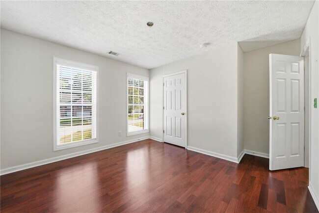 Building Photo - 3592 Kittery Dr SW