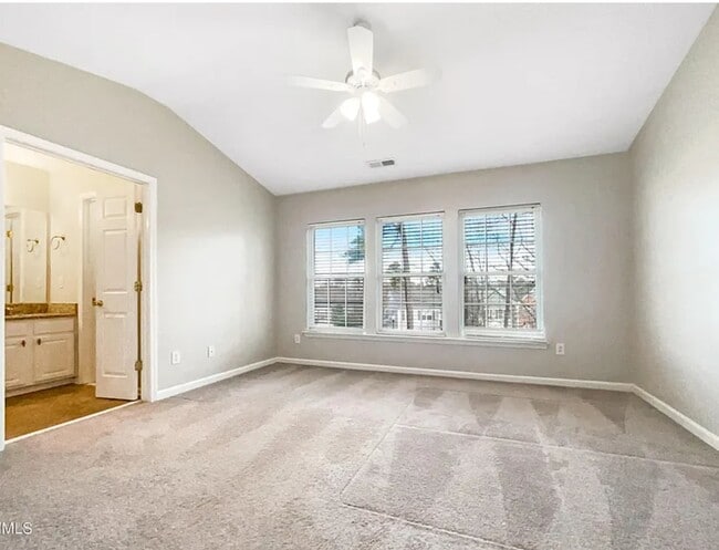 Building Photo - 203 Canyon Lake Cir