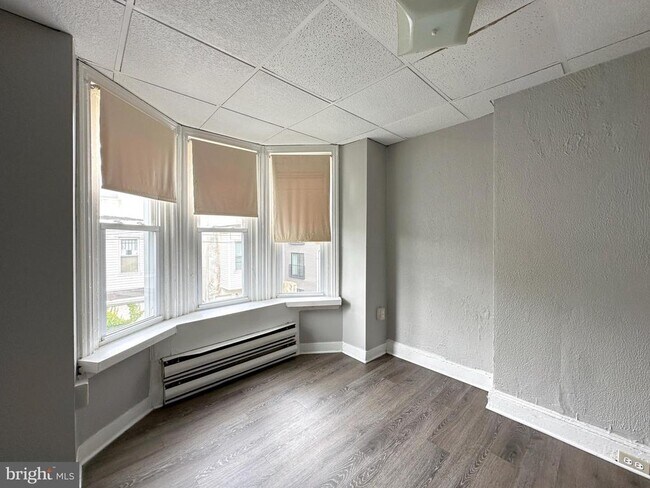Building Photo - 1718 N Lambert St
