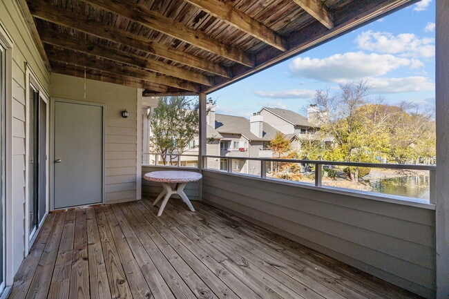 Building Photo - 2505 Stockbridge Dr