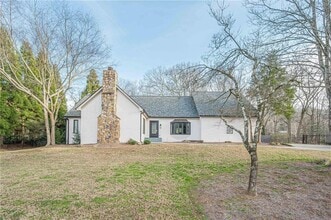 Building Photo - 4562 Columns Dr SE