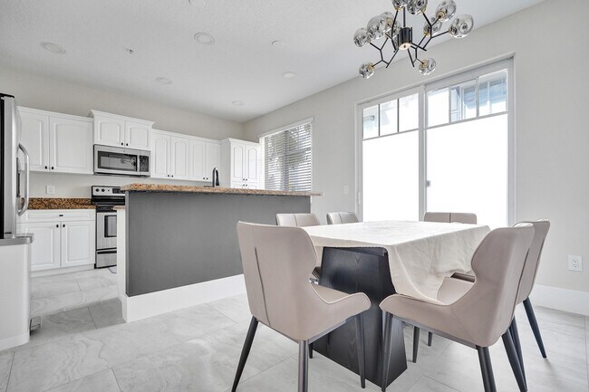 Building Photo - 3600 NW 5th Terrace