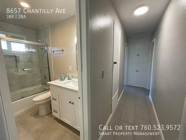 Building Photo - 8657 Chantilly Ave