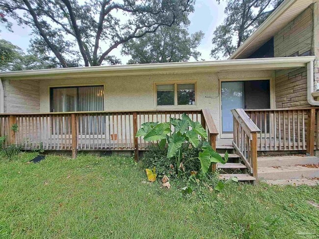 Building Photo - 8598 Meadowbrook Dr