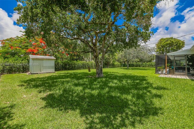 Building Photo - 17460 SW 85th Ave