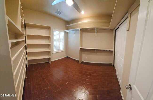 Building Photo - 7369 Dewberry Dr