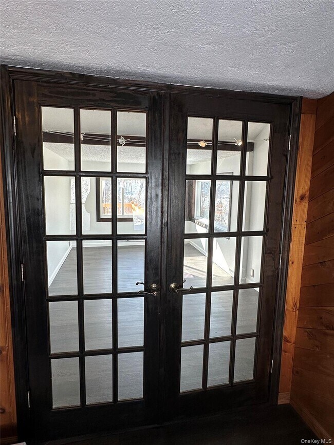 Building Photo - 69 Montrose Dr