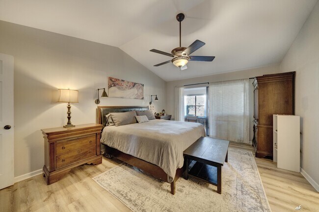 Building Photo - 707 Plantation Cir