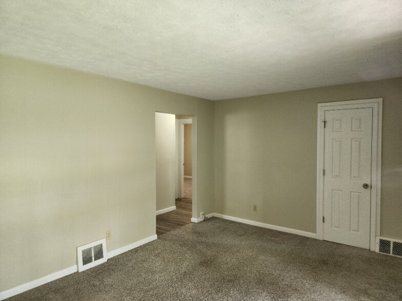 Building Photo - 15472 Muskingum Blvd