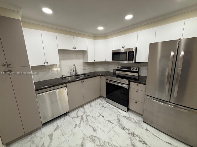 Building Photo - 1950 S Ocean Dr