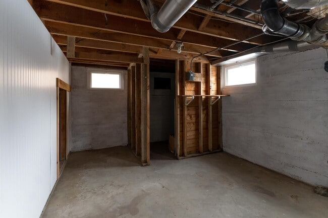 Building Photo - 15 S 400 W