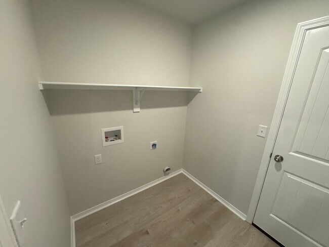 Building Photo - Now Pre-Leasing — Comfortable 3 Bedroom Living in Benton