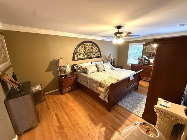 Building Photo - 1140 Falstaff Dr