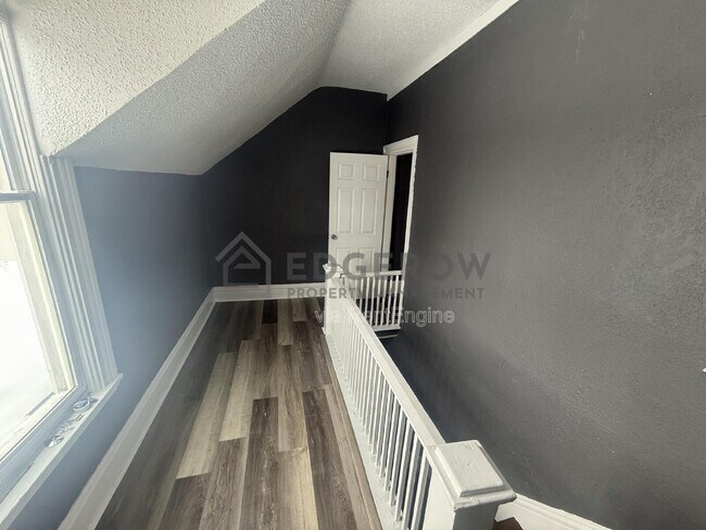 Building Photo - 404 6th St NW