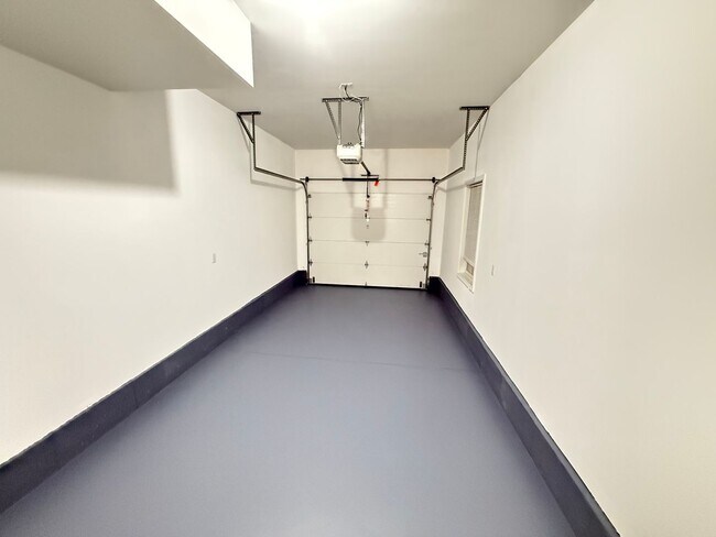 Building Photo - 35-37 Westwood Drive