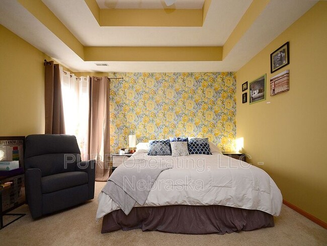 Building Photo - 2003 Crest Ridge Dr