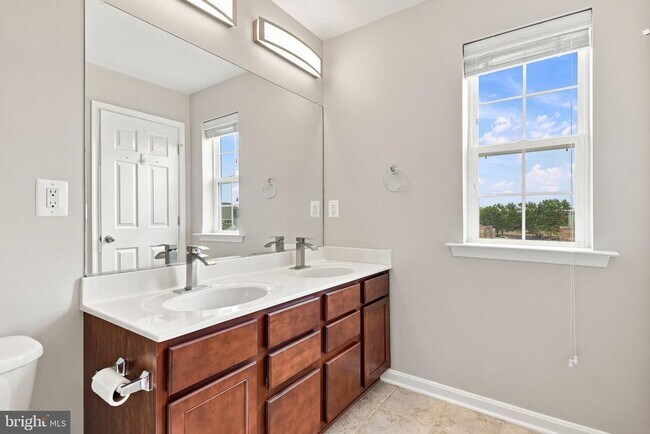 Building Photo - 25678 Pleasant Valley Rd