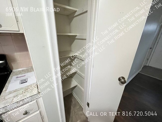 Building Photo - 6906 NW Blair Rd