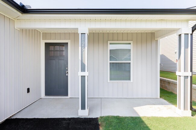 Building Photo - 1003 Magnificent Way