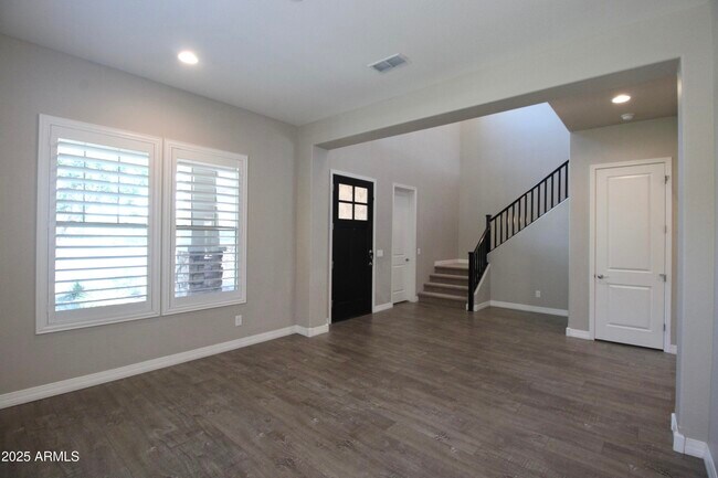 Building Photo - 10463 E Sanger Ave