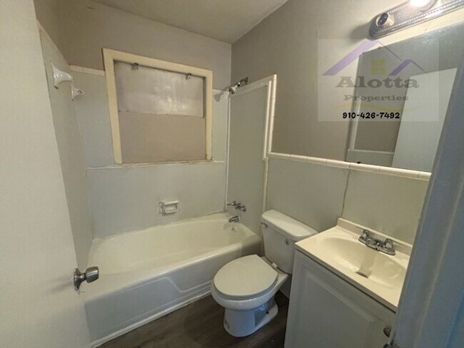 Building Photo - 4208 S Dowfield Dr