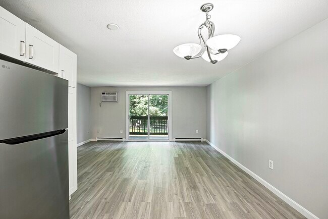 Building Photo - 39 Pleasant St