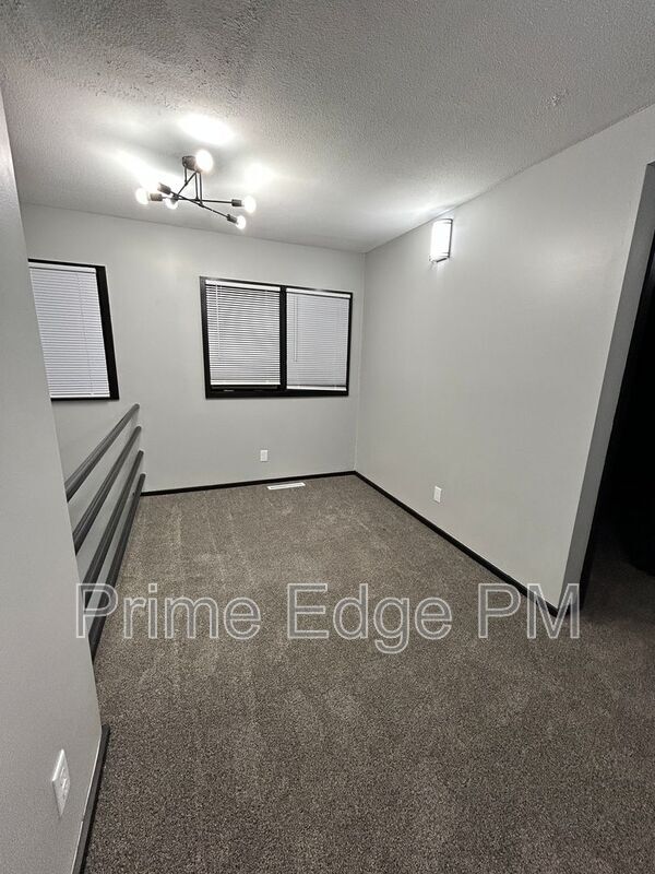Building Photo - 1801 Ridgehaven Ct