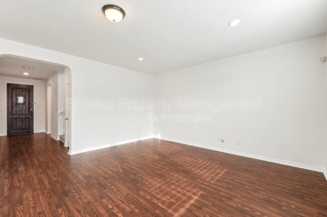 Building Photo - 3306 Putnam Fields