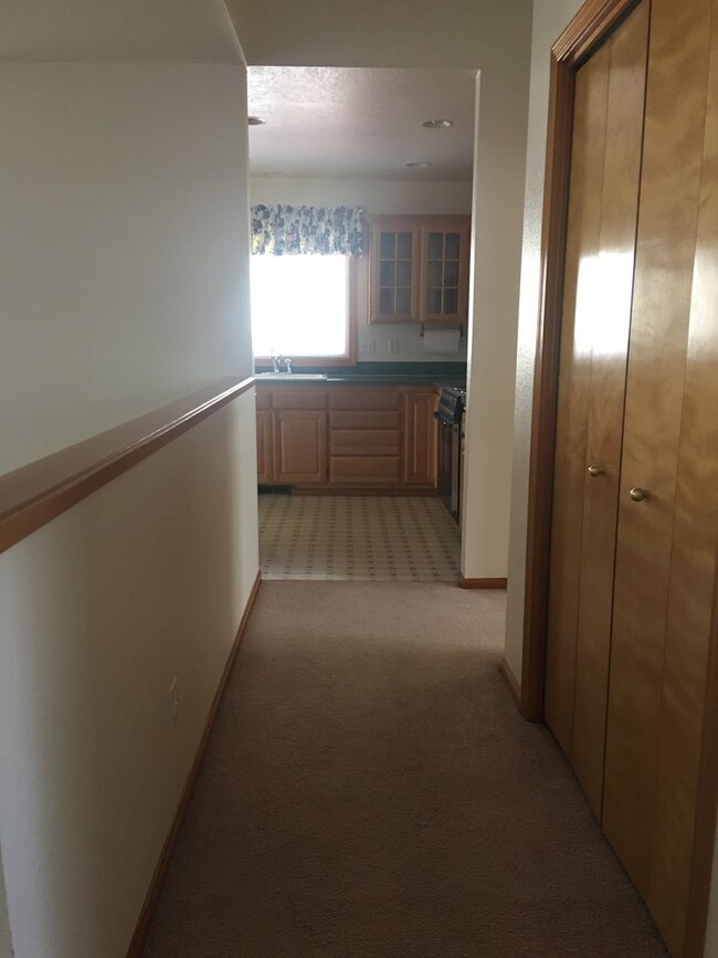 Building Photo - Fantastic Home In SW Corvallis with Landsc...