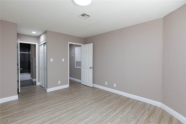 Building Photo - 5058 S Rainbow Blvd