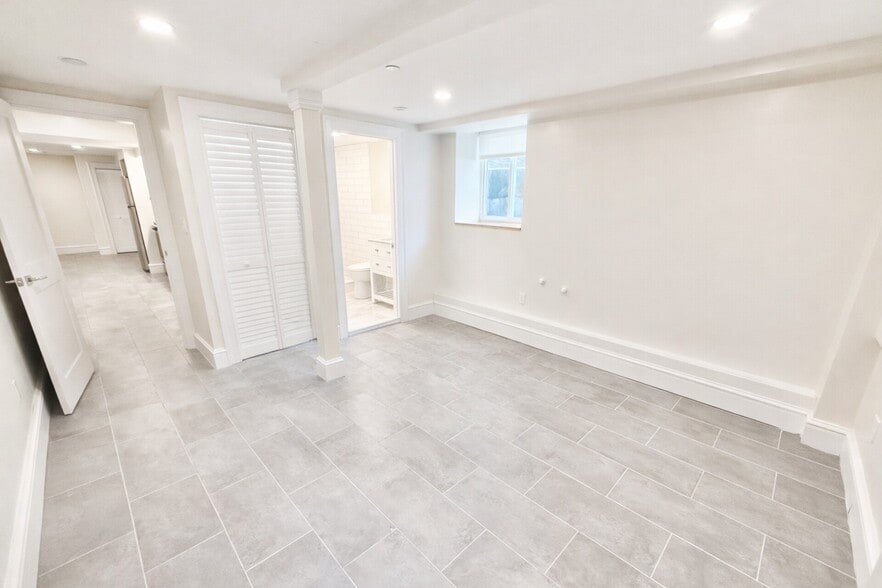 Building Photo - 35 Foster St