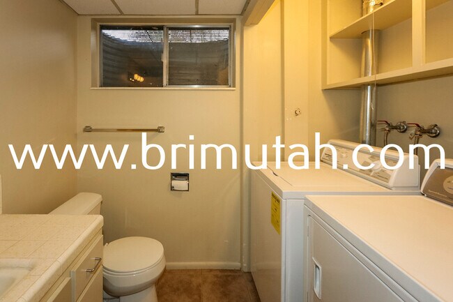 Building Photo - 4717 Naniloa Dr