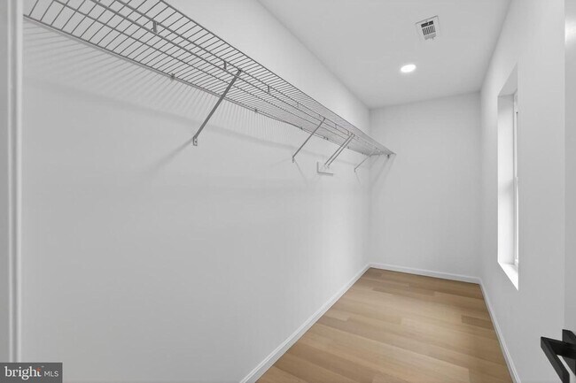 Building Photo - 2932 Yost Pl NE