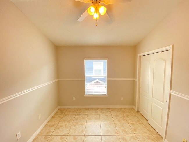 Building Photo - Gated Community!  Carter Glen Community 3/...