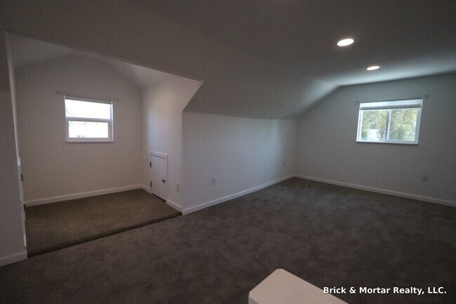 Building Photo - 9384 Golf Club Rd SE