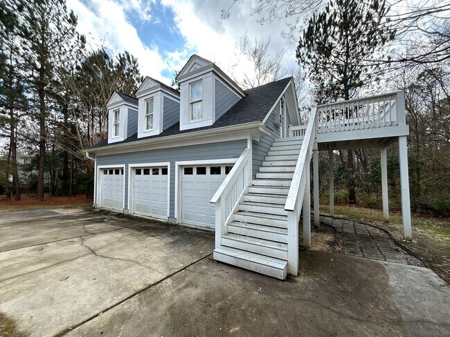 Primary Photo - Beautiful and Convenient Private Apartment...