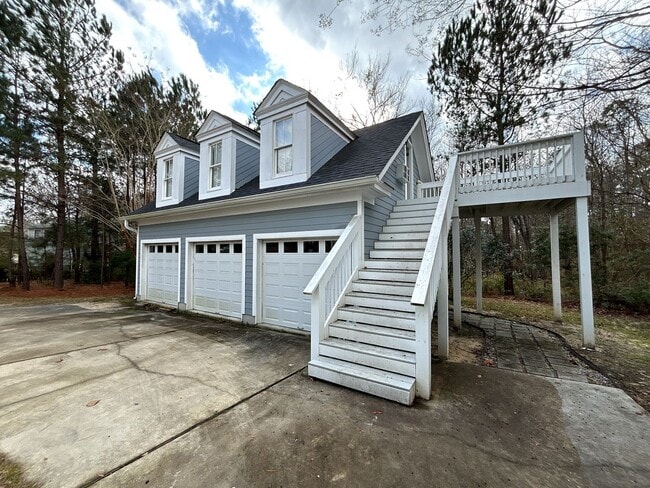 Building Photo - Beautiful home in Lake Carolina Harborside with Fully Equipped Private Apartment