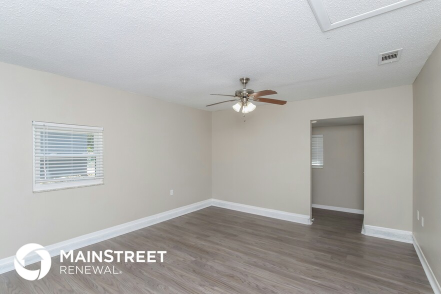 Building Photo - 843 Pyracantha St NW