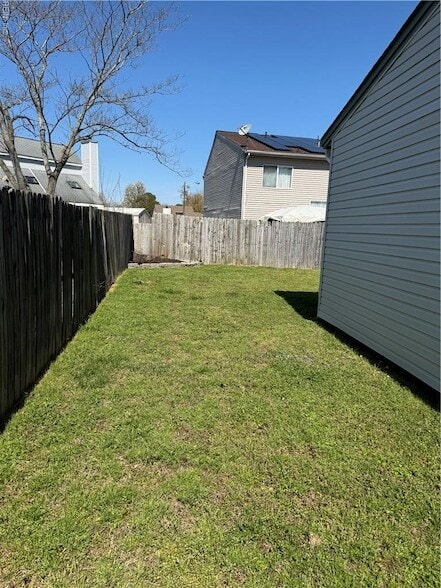 Building Photo - 1729 Dylan Dr