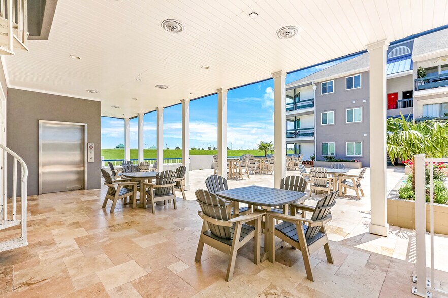 Cabana Area - 420 Metairie-Hammond Hwy