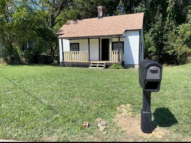 Primary Photo - 1104 Rucker St