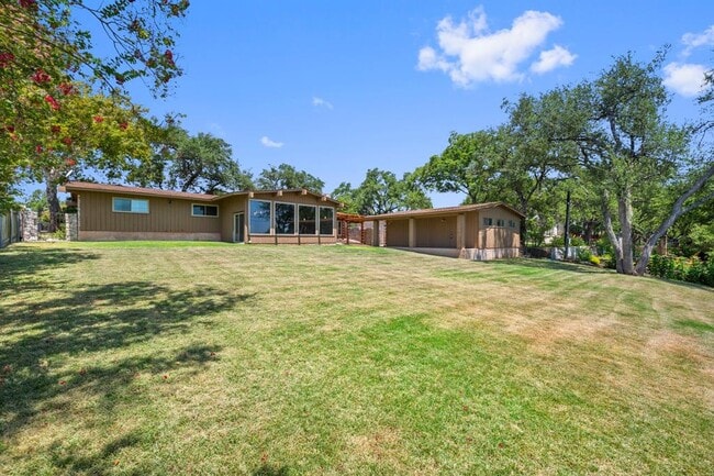 Building Photo - 6501 Mesa Dr