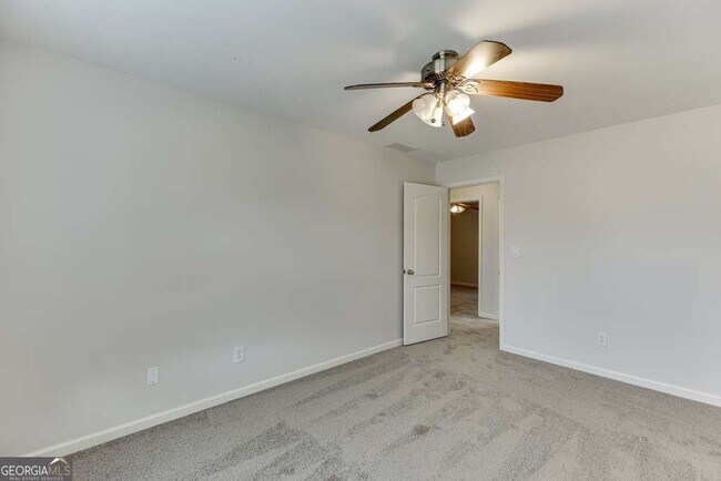 Building Photo - 300 Beckenham Walk Dr