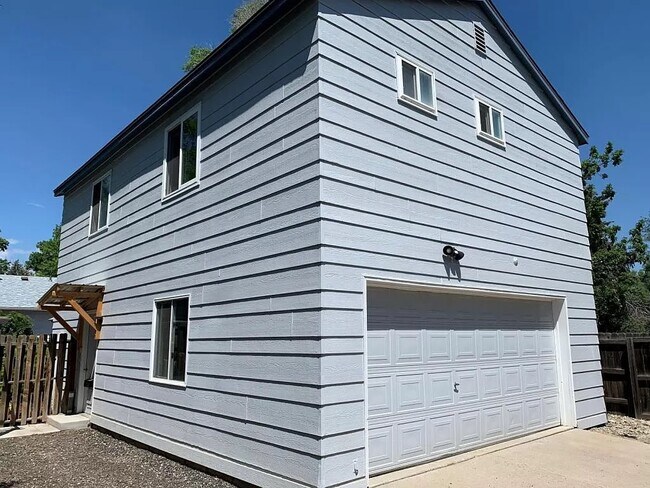 Building Photo - 1526 Whedbee St