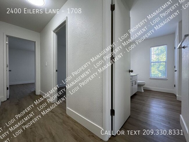 Building Photo - 2400 Eilers Ln