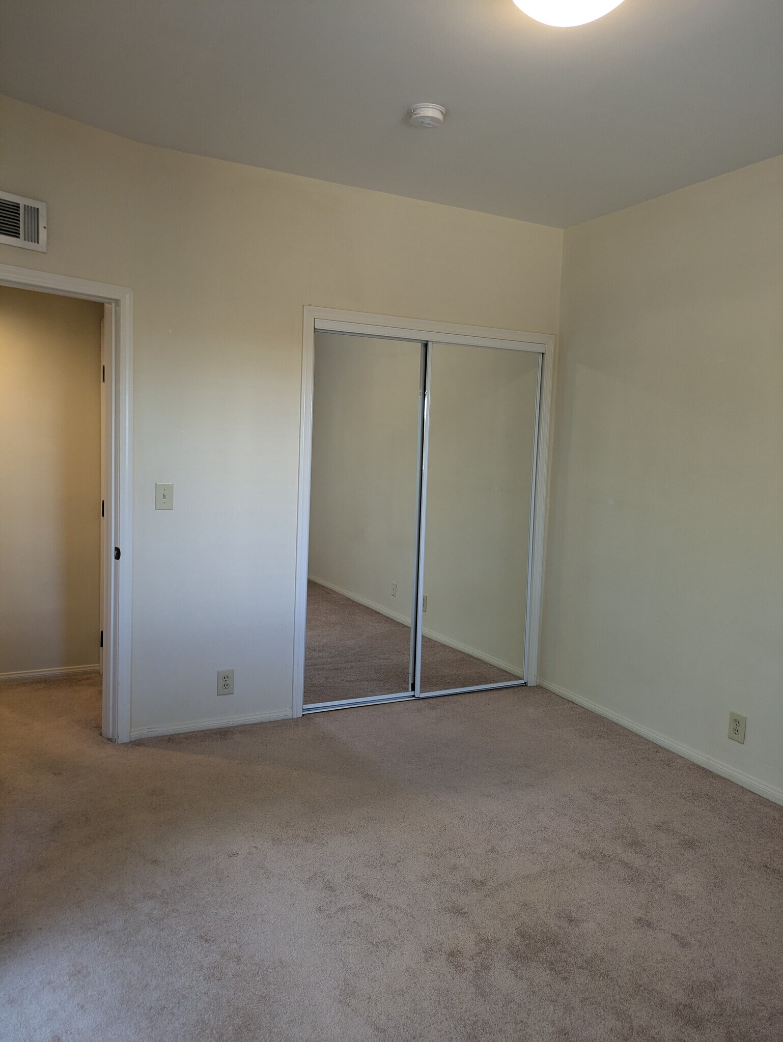Building Photo - 420 N Spaulding Ave