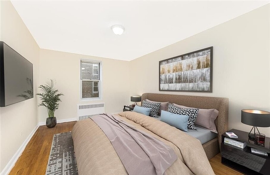 Building Photo - 2102 Holland Ave