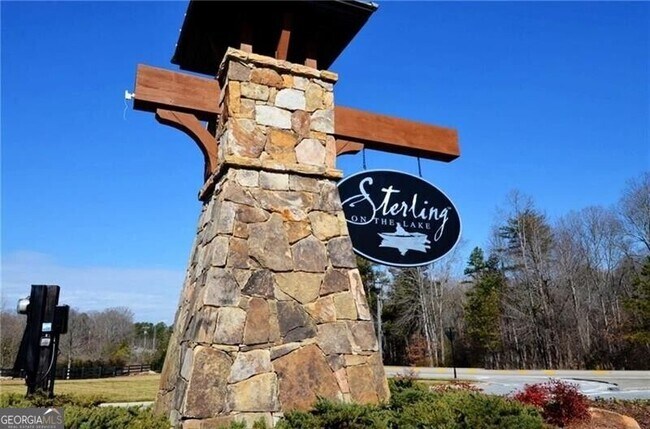 Building Photo - 6896 Big Sky Dr