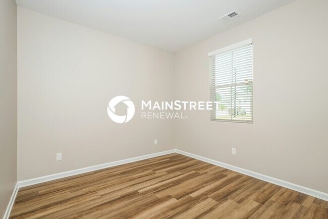 Building Photo - 4 Bedroom Pet-Friendly Home in Locust Grove, GA with Main Street Renewal